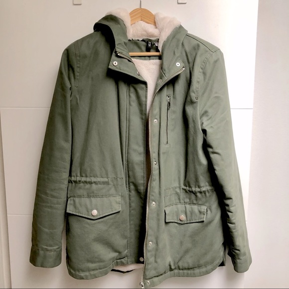 H&M NWOT Faux Fur Lined Jacket - Picture 2 of 4